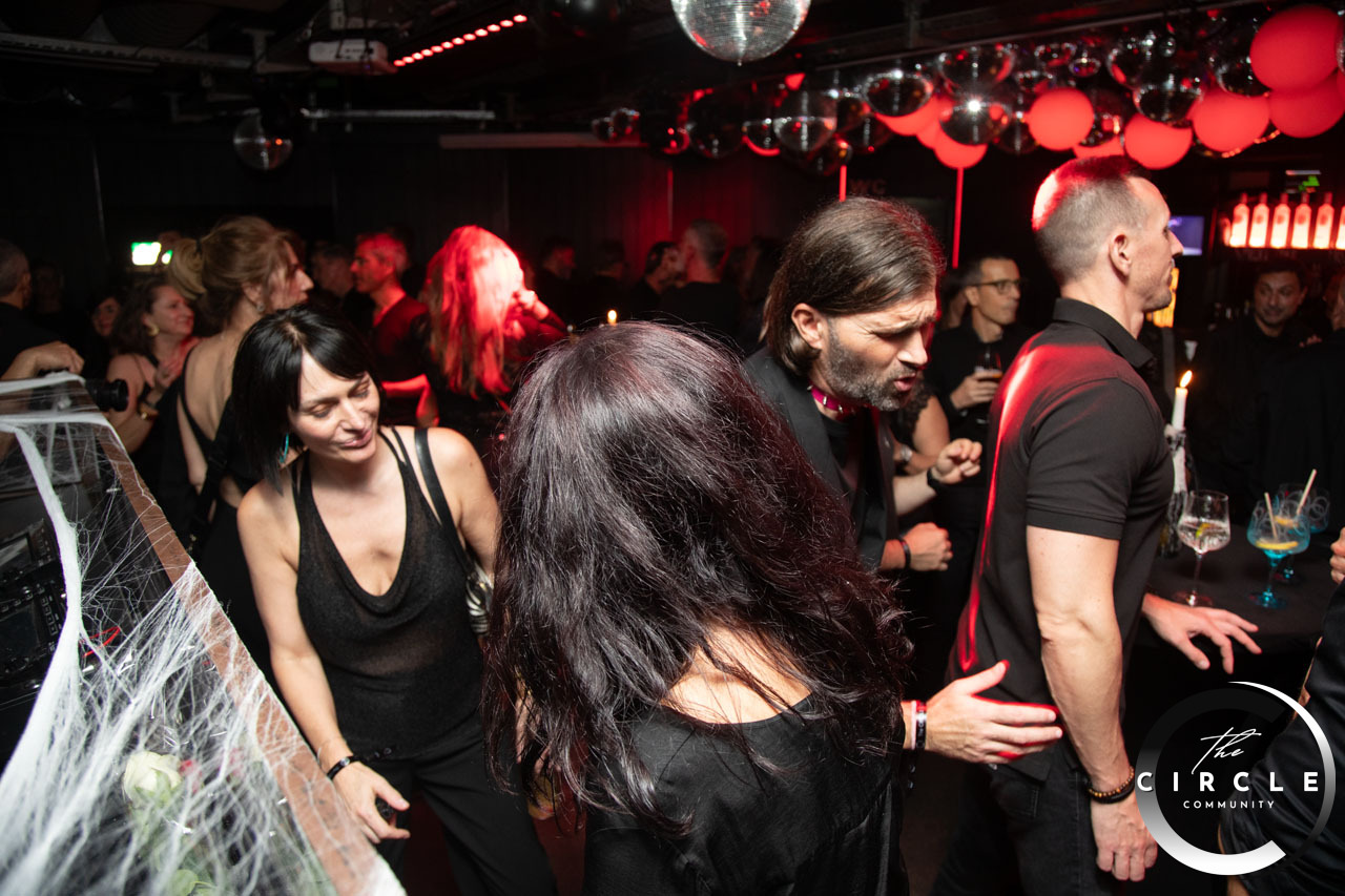 The_Circle_Black_Moon_45