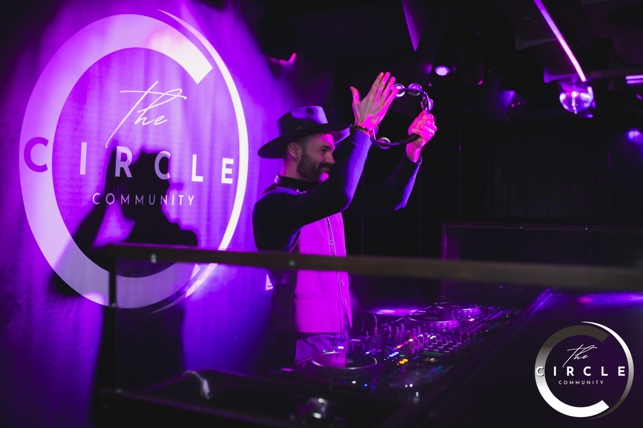 Circle Com - Lausanne 0082