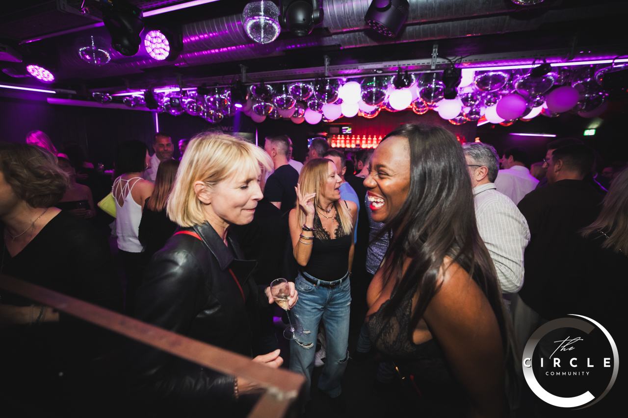 Circle Com - Lausanne 0086