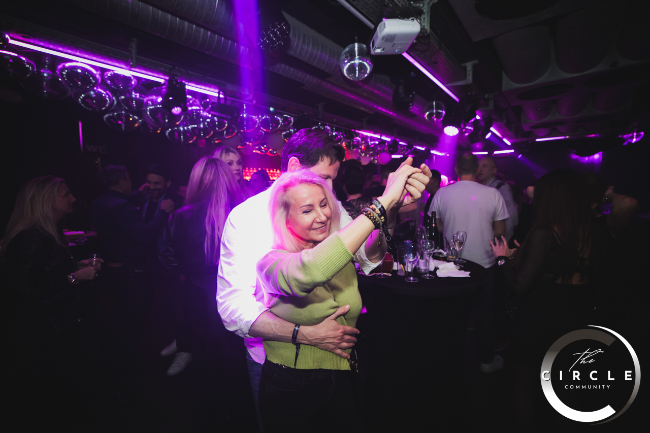 Circle Com - Lausanne 0114