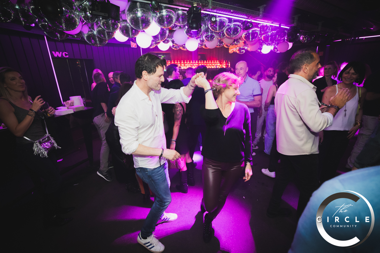 Circle Com - Lausanne 0127