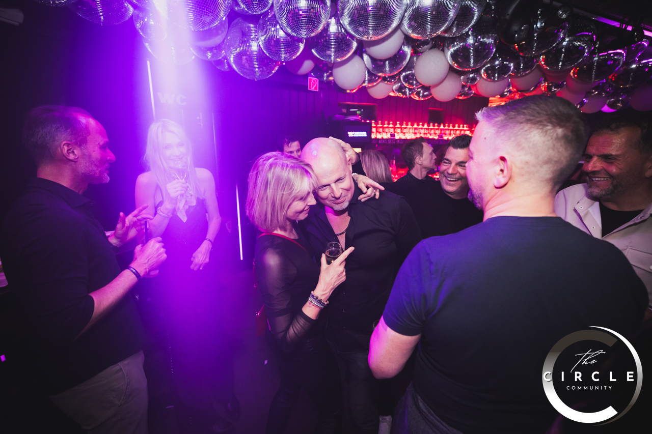 Circle Com - Lausanne 0137