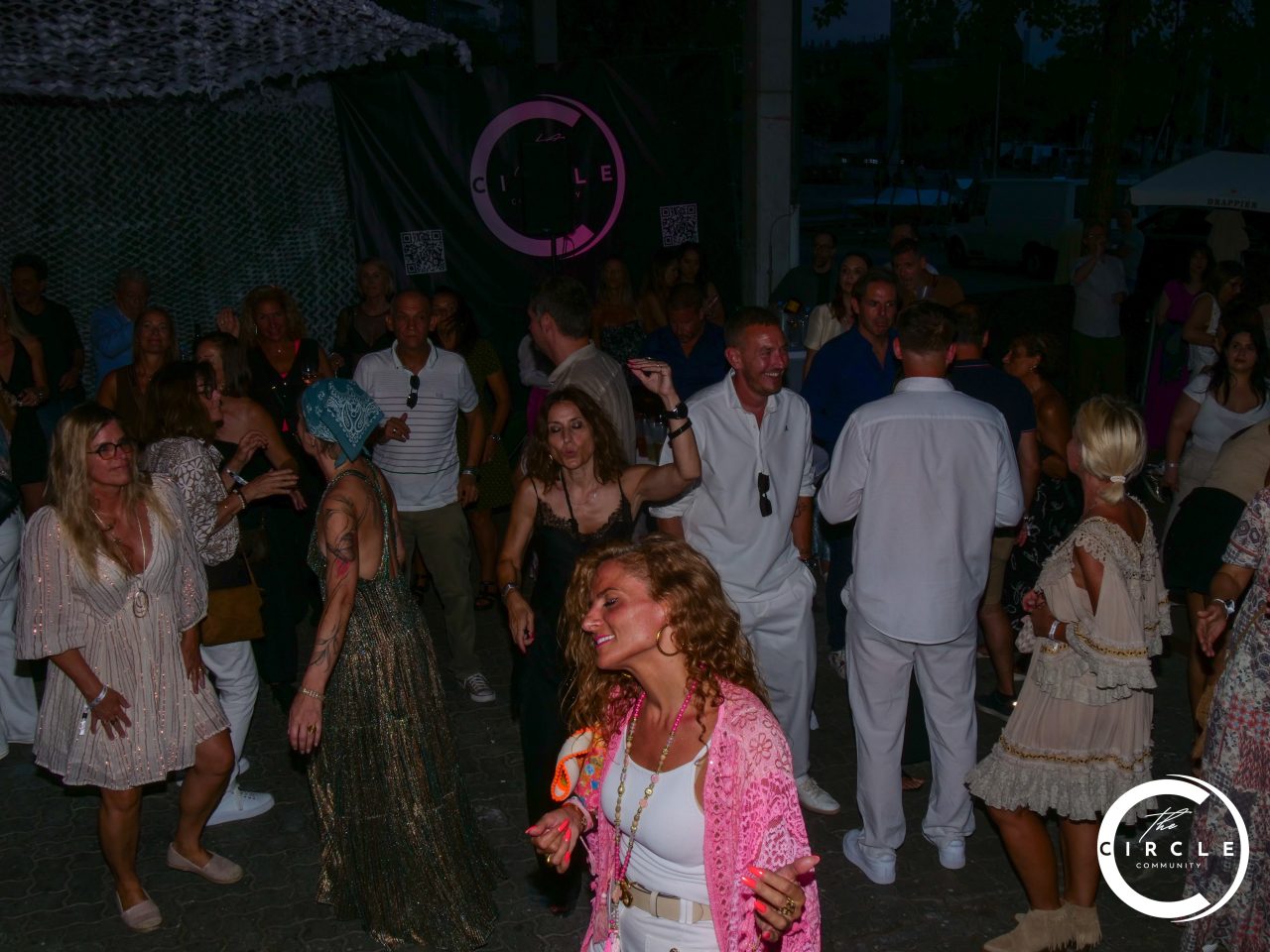 The Circle Beach 68