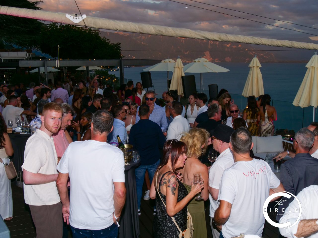 The Circle Deck 77