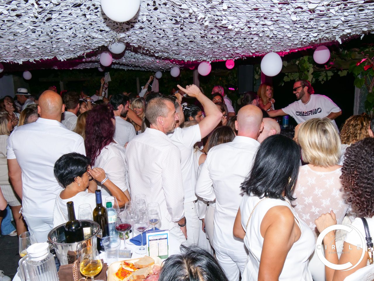 The Circle White 110