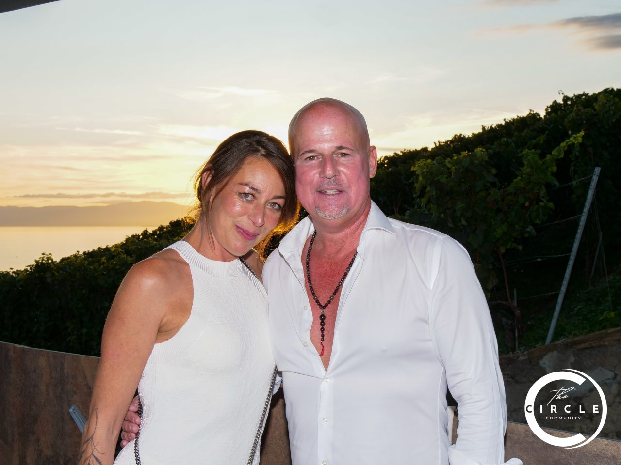The Circle White 26