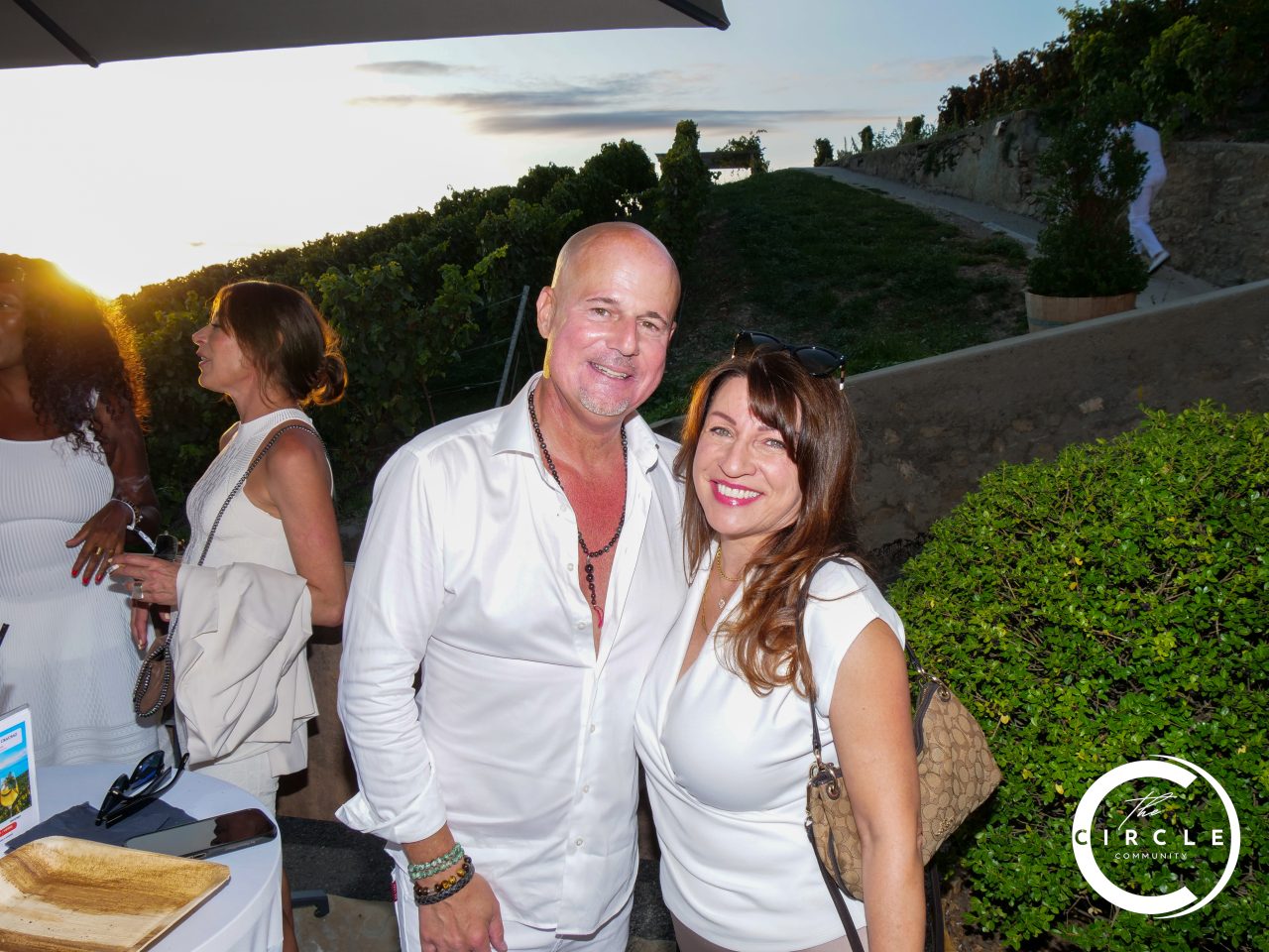 The Circle White 27