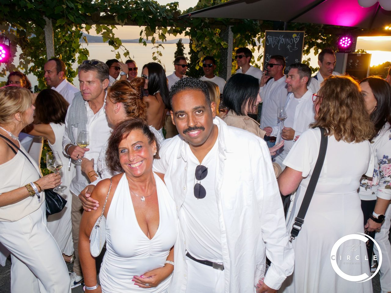 The Circle White 35