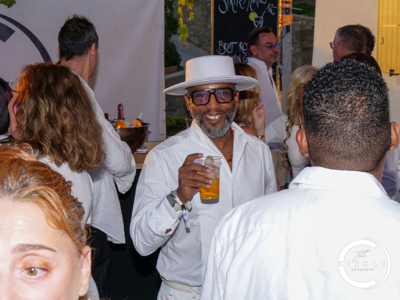 The Circle White 36