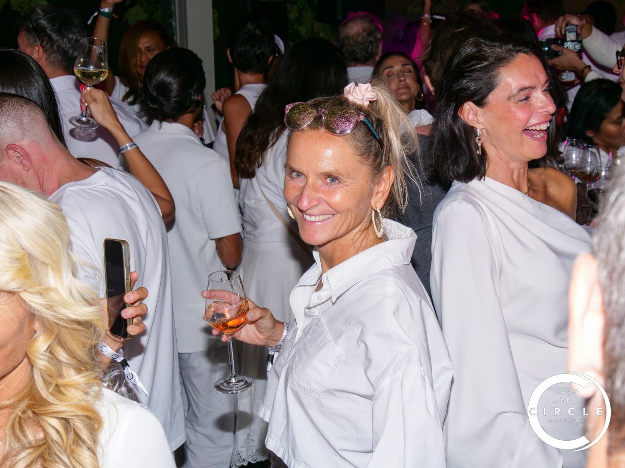 The Circle White 70