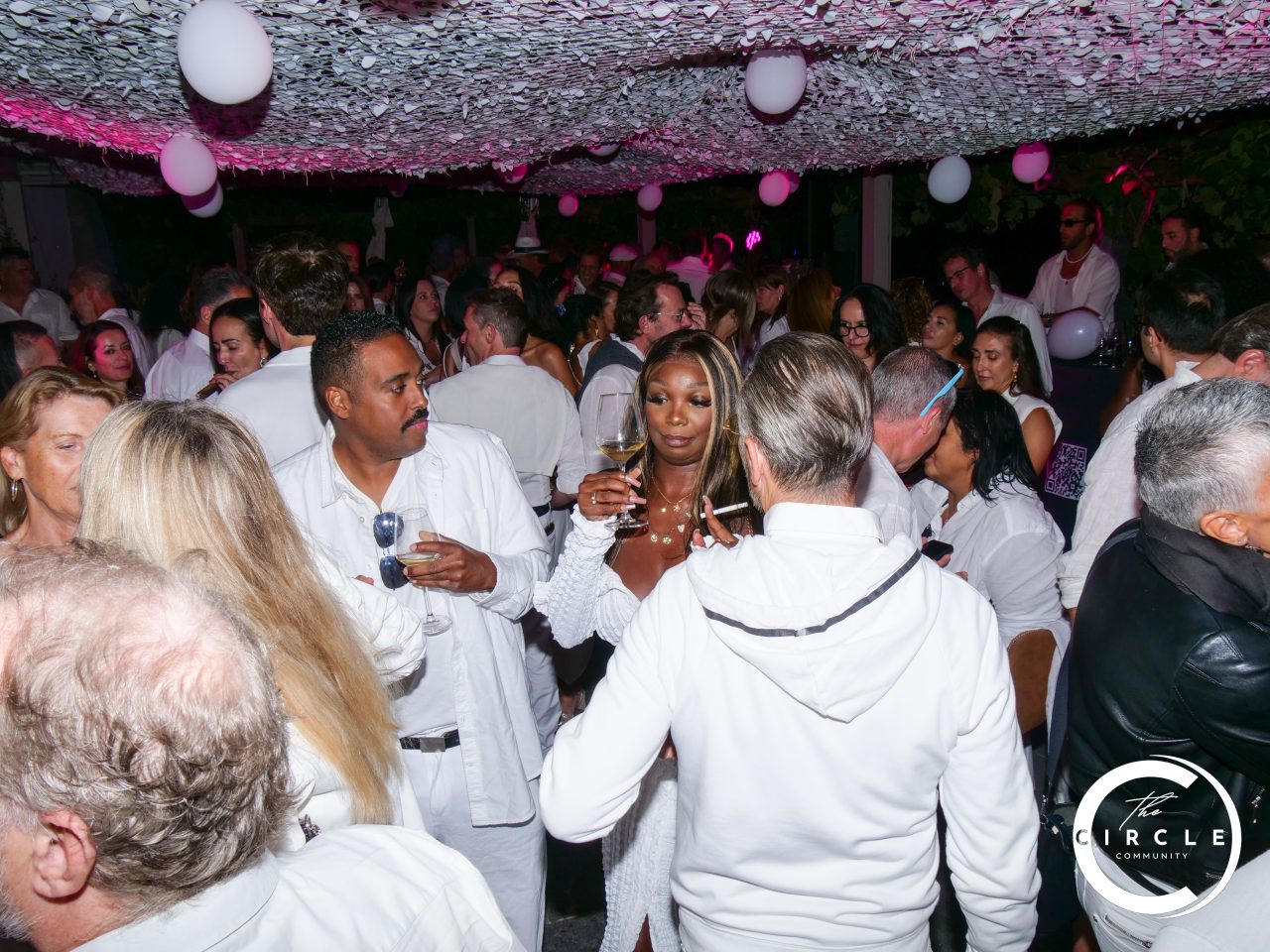 The Circle White 78