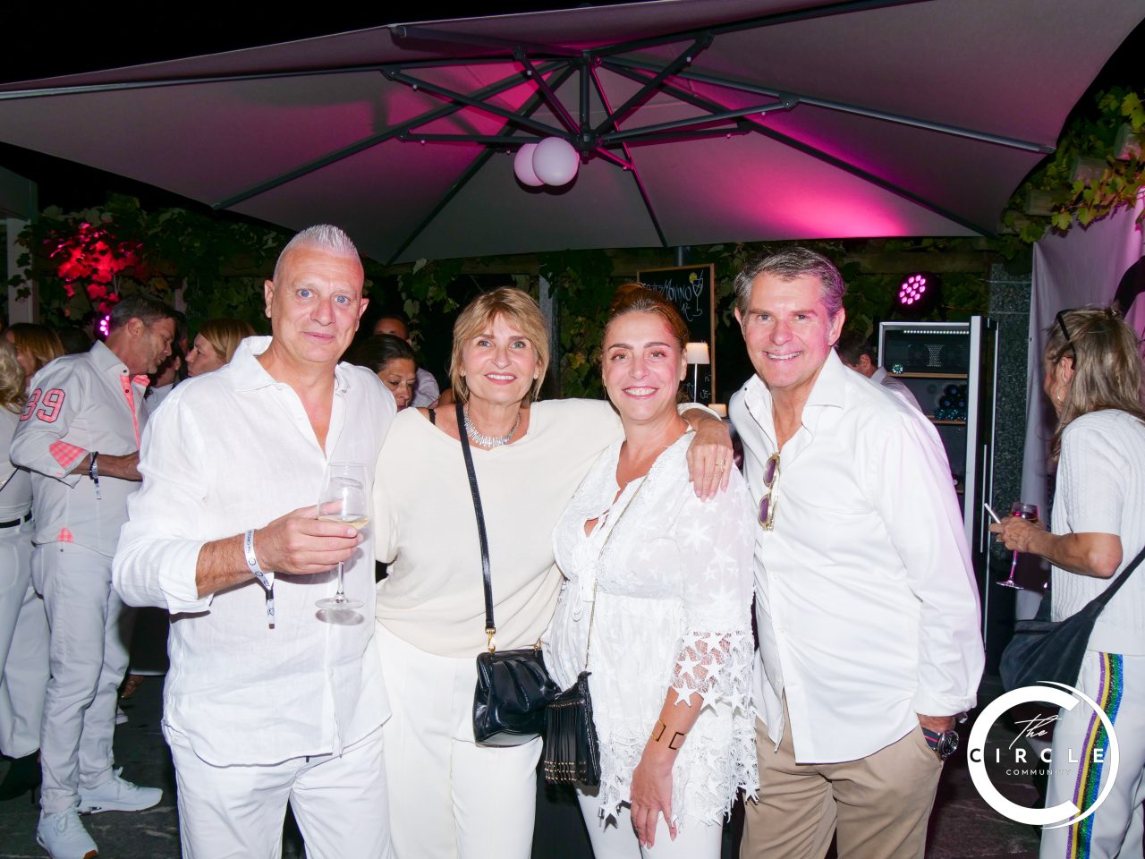 The Circle White 83