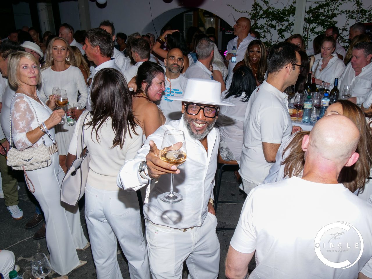 The Circle White 89